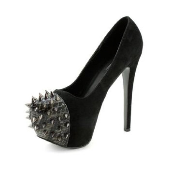 Shi by Journeys Assault Heels size 8