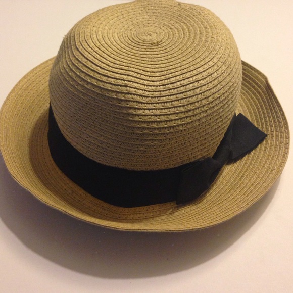 Petite Sun hat with cute side black ribbon bow - Picture 1 of 1