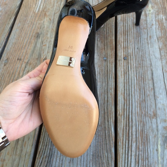 🎉Sale🎉New black Michael Kors pumps - Picture 4 of 4