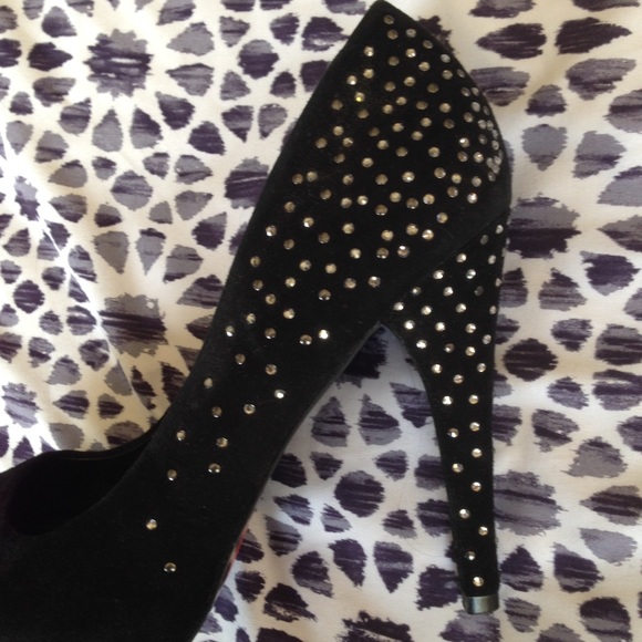 [ZARA] black velvet pumps NWT