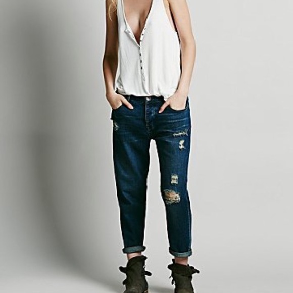 Sold!! Free People high rise distressed jeans NWT - Picture 1 of 3