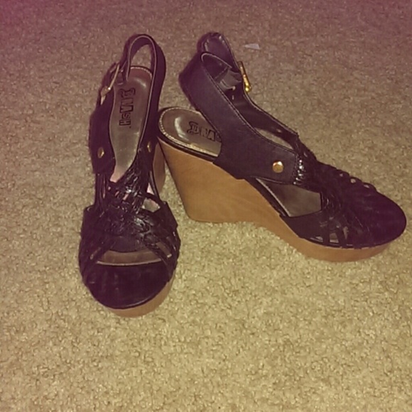 Heels - Picture 1 of 3