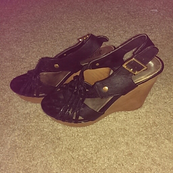 Heels - Picture 3 of 3