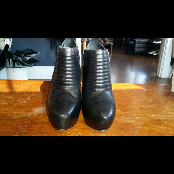 🎉THE HP🎉 ALDO booties 😄 ❌ SOLD ❌ - Picture 4 of 4