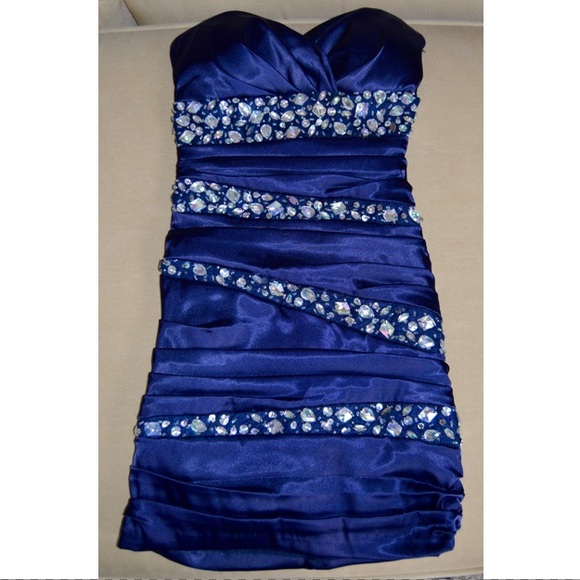 Dresses & Skirts - Navy Blue Homecoming Dress