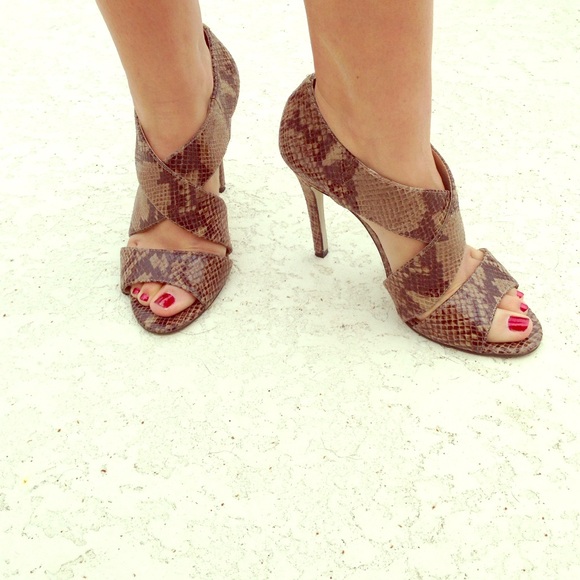 Metz snakeskin leather high heel stiletto shoes