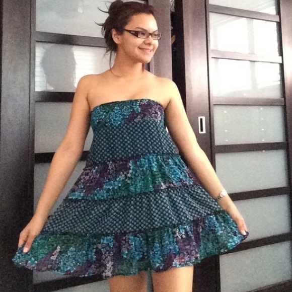 Gorgeous dress by Speechless - Picture 2 of 3