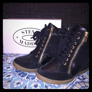 🚫ON HOLD🚫Steve Madden wedge sneaker