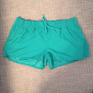 Green Columbia pfg women's shorts