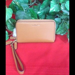 <sold> Coach Madison double zip wallet