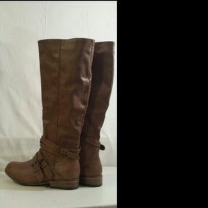 Tall light brown 3 buckle clasp, riding boots