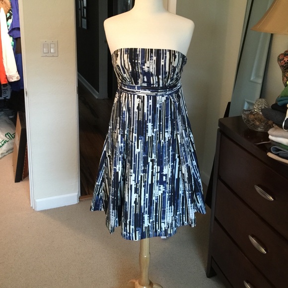 Strapless dress - Picture 1 of 3
