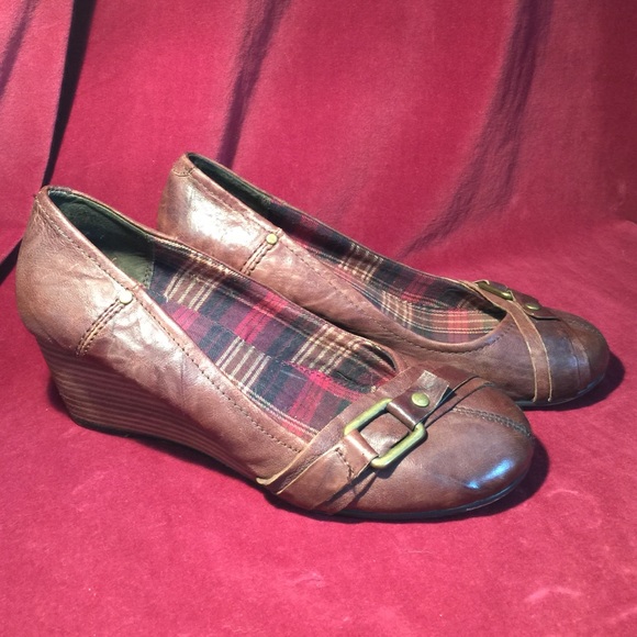 Seychelles brown buckle distress ballet wedges