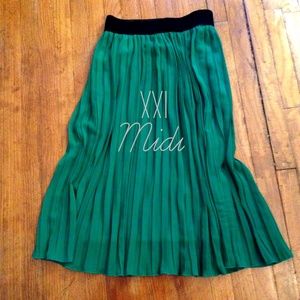 F21 Pleated Midi
