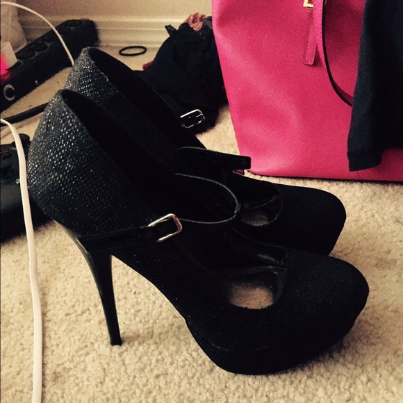 PRICE ✂️✂️✂️✂️!!!!! black heels 👠
