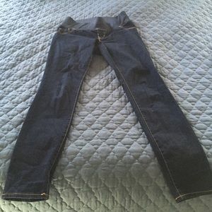 Maternity skinny jeans