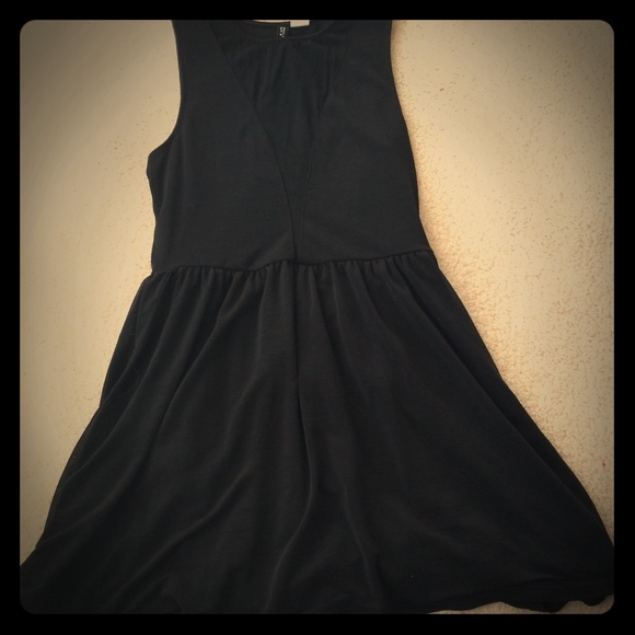 Super cute black dress! (H&M)