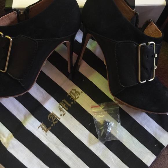 L.A.M.B. - Picture 2 of 4