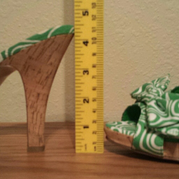 Green sandle heels by Mia - Picture 2 of 3