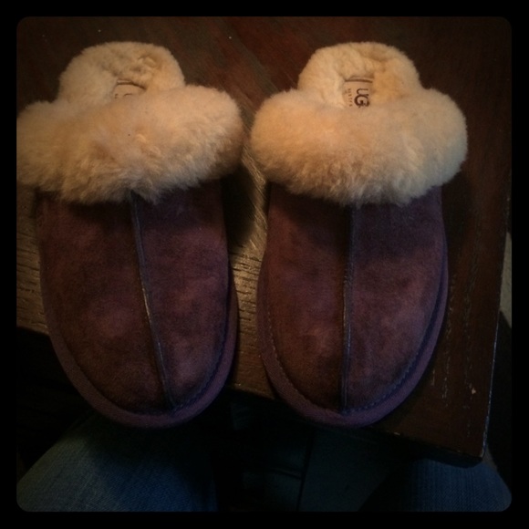 Ugg slippers- fluffy and like new