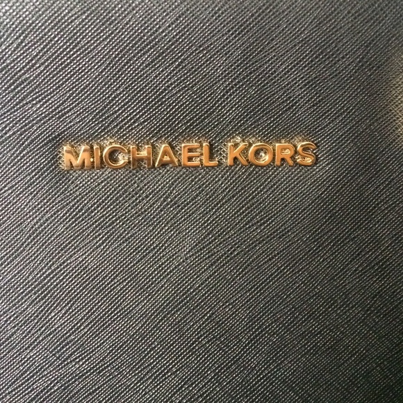 Michael Kors Large Selma Bag - Picture 2 of 3