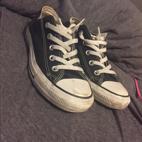 Black Low top converse