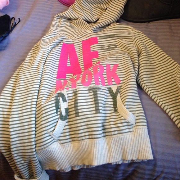 American Eagle Sweatshirt