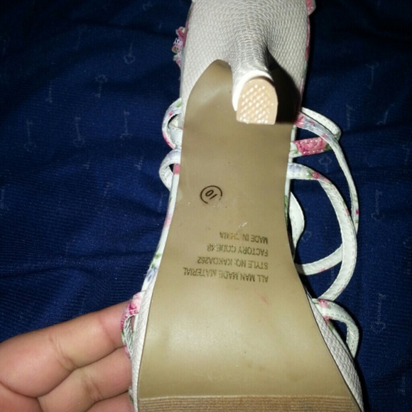 Sold in bundle - Picture 3 of 3