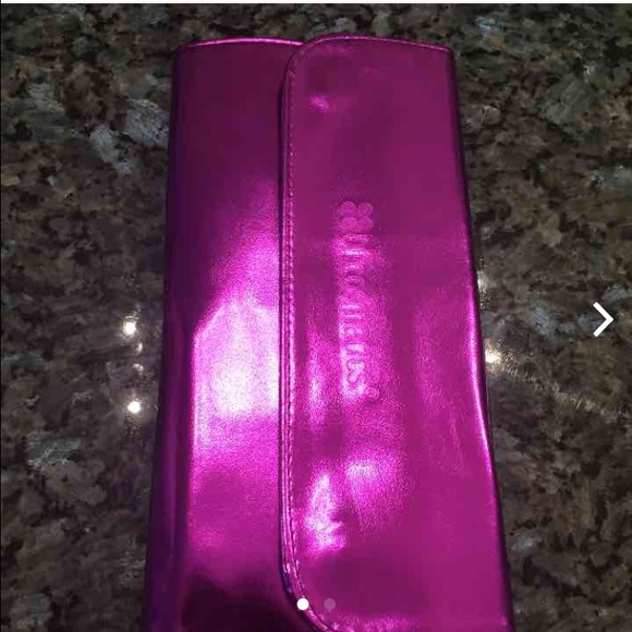 Makeup brush holder