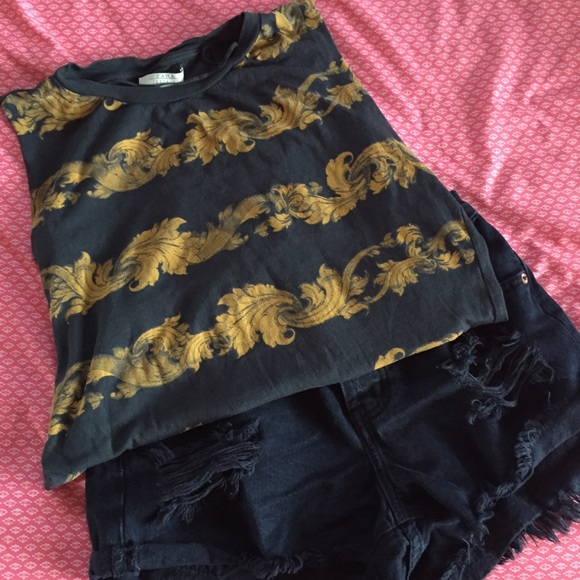 Zara Tops - Gold Printed Muscle Tee