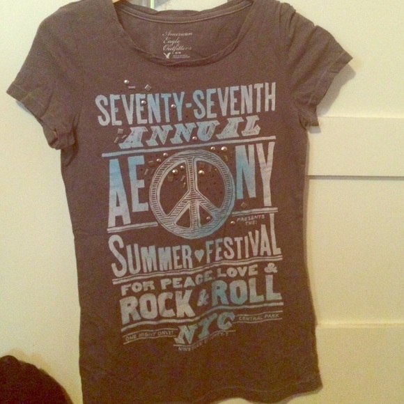 American Eagle Grey Short Sleeve Graphic Tee