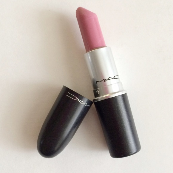 MAC "SNOB " lipstick