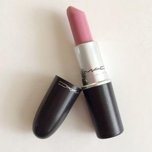 MAC "SNOB " lipstick
