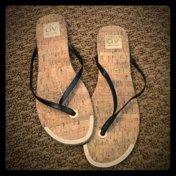 Dolce Vita Black Leather Flip Flop Sandal