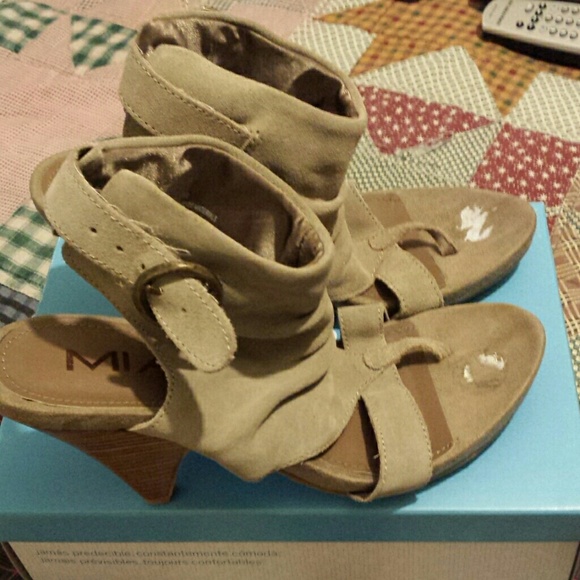 Never use nice nude low heels