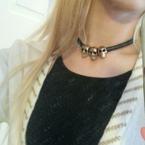 Skull choker