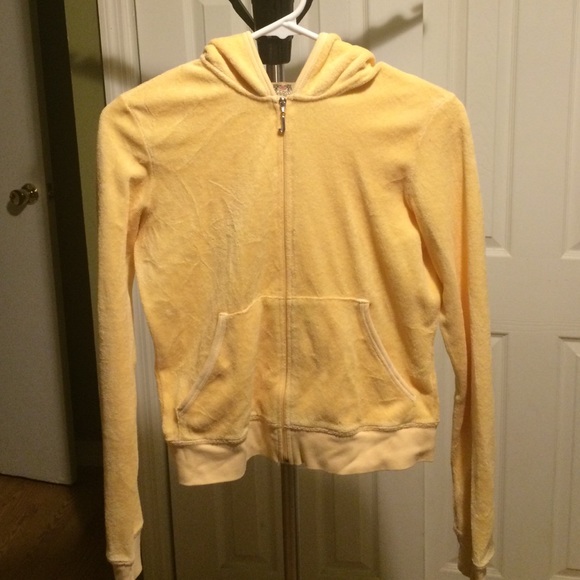 Juicy Couture yellow jacket😍💛🔥