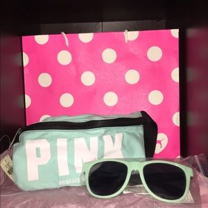 Fanny pack w/glasses