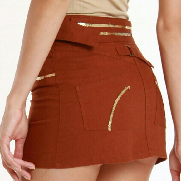 Cute mini skirt with belt - Picture 2 of 4