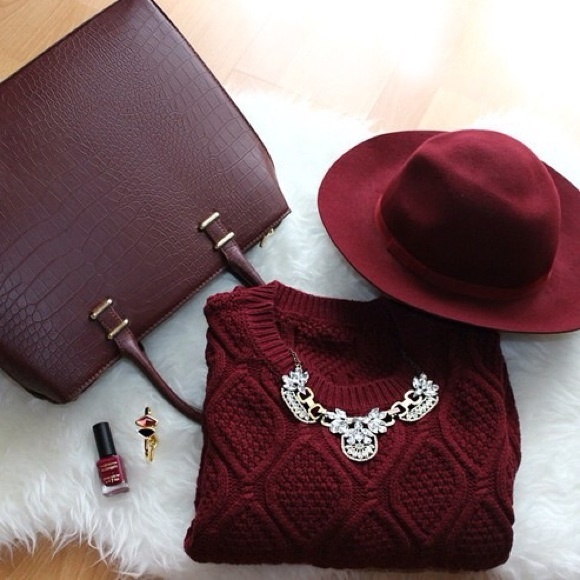 Jewelry - Crystal statement necklace