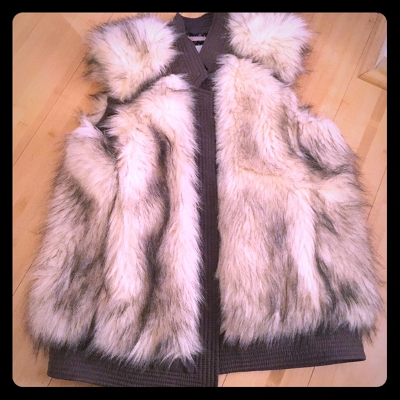Rebecca Taylor faux fur vest. Spring sale ❤️🌷