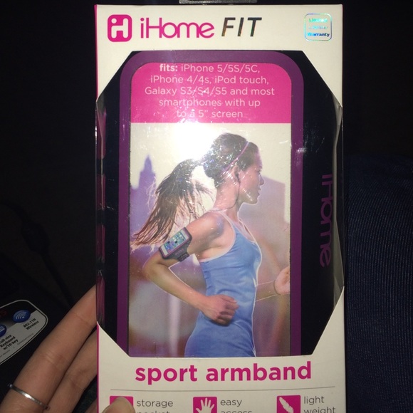 🚫🚫SOLD LOCALLY🚫🚫 Iphone arm band