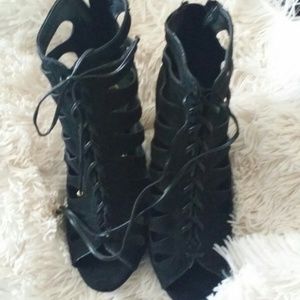 #cheripumps#pumps #heels #goldhardware #scraps #bl