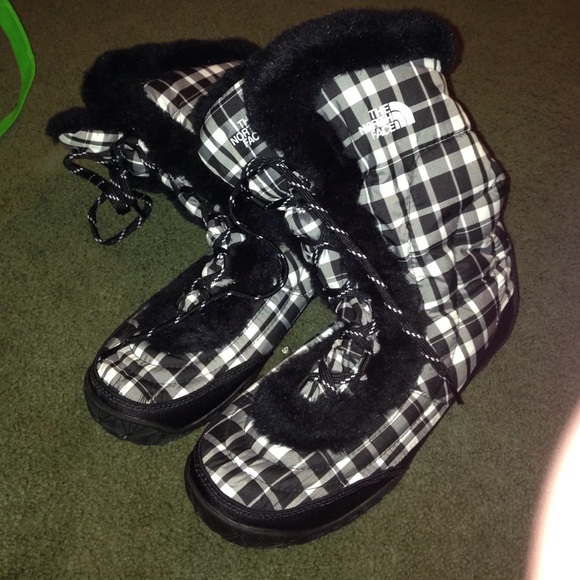 North Face boots! (Black, white and gray)