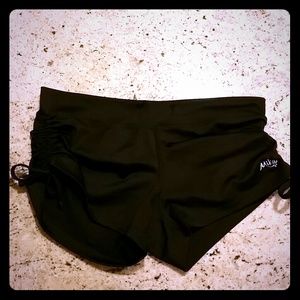 Mika Yoga Wear ruched black shorts size S/M