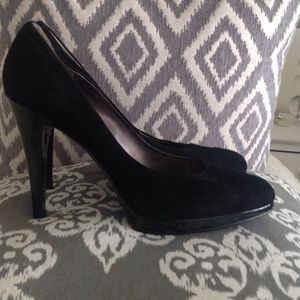 Black suede Nine West heels