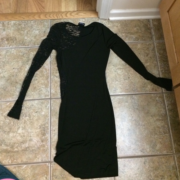 Black lace dress - Picture 2 of 2
