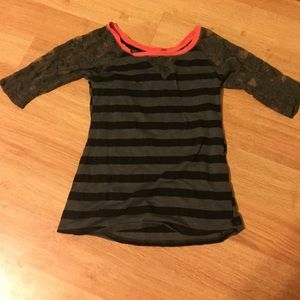 Rue21 top with lace sleeves