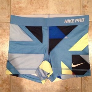 Nike pro small