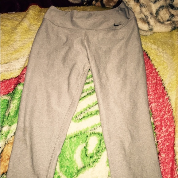 Nike gray capris :)